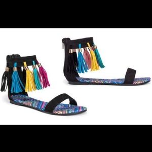 Muk Luks Sandals Tassels Size 9